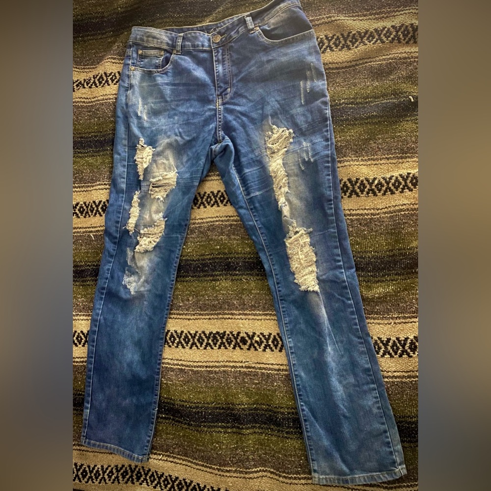 BAMBOO Ripped/Destroyed Jeans